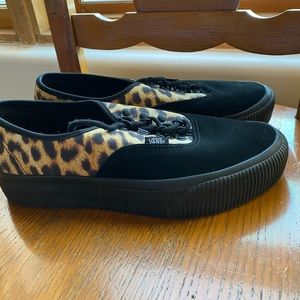 Vans women’s Authentic Platform Leopard shoes